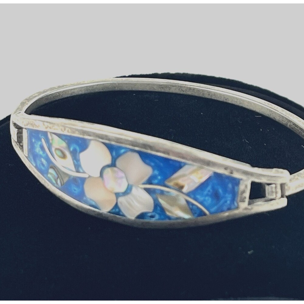 Vintage Alpaca Mexican Flower bracelet Blue enamel Inlaid Mother of pearl Hinged